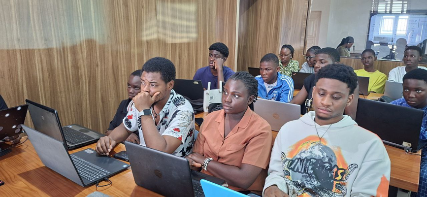 a social media marketing class at early code institute